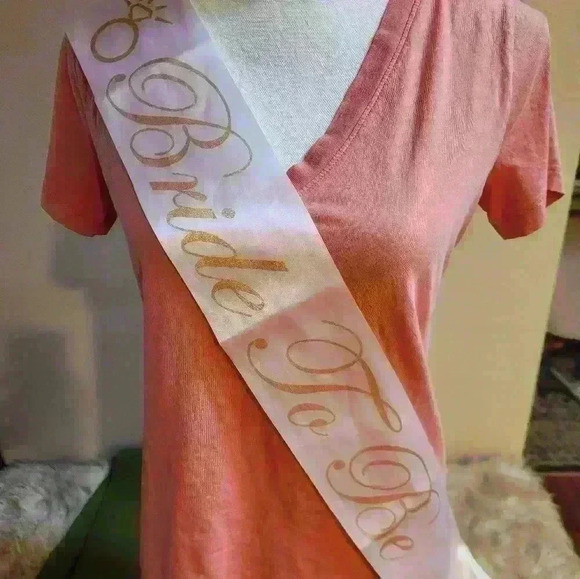 Bride flip flops, comb short veil with pearl accents, comb tiara, and sash set! - Picture 11 of 13